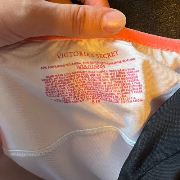 Victoria’s Secret Colorblock Halter One-Piece Swimsuit Size Small - Picture 5 of 7